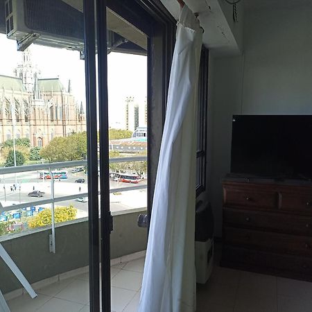 Departamento Plaza Moreno Con Balcon La Plata Exterior photo