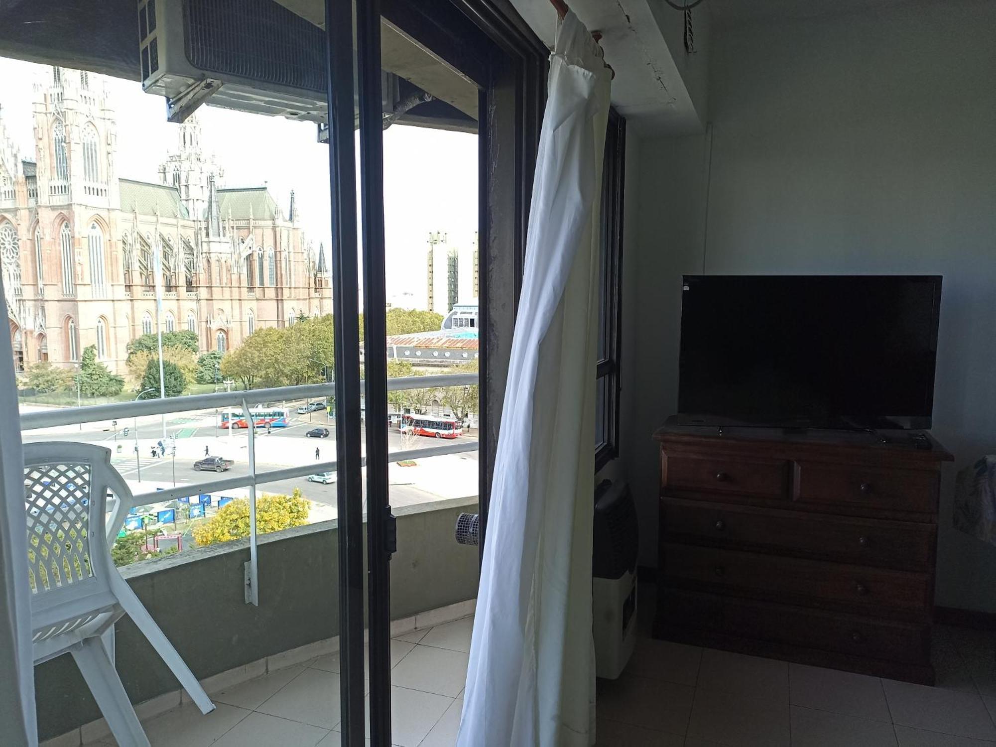 Departamento Plaza Moreno Con Balcon La Plata Exterior photo