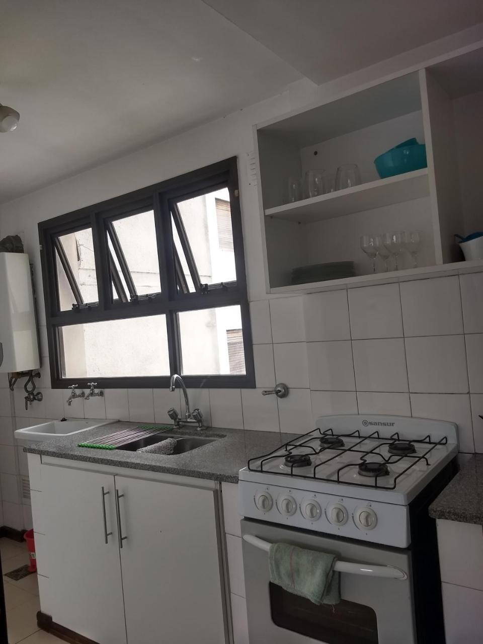 Departamento Plaza Moreno Con Balcon La Plata Exterior photo